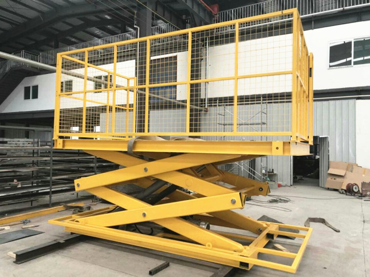 高溫下使用河北升降機(jī)注意事項(xiàng)